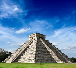 Image showing Mayan pyramid in Chichen-Itza, Mexico