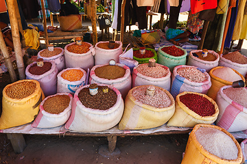 Image showing fresh pulses at marketplace