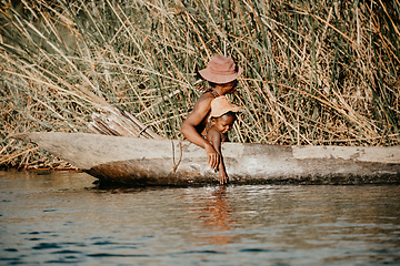 Image showing Daily life in madagascar countryside on river