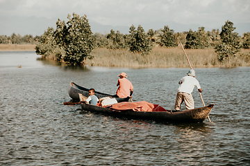 Image showing Daily life in madagascar countryside on river