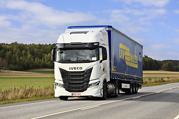 Image showing White Iveco S-Way NP Truck Pulls Semi Trailer