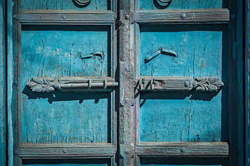 Image showing Latch with padlock on door in India