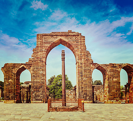 Image showing Iron pillar in Qutub complex