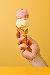 Image showing ice cream in human hand