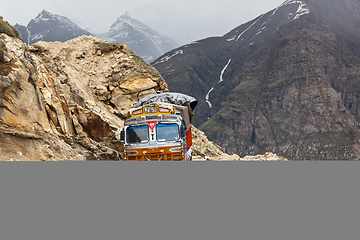 Image showing Manali-Leh road in Indian Himalayas with lorry