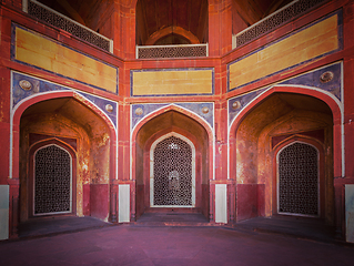 Image showing Arch with carved marble window. Mughal style