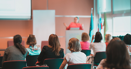 Image showing Woman giving presentation on business conference event.