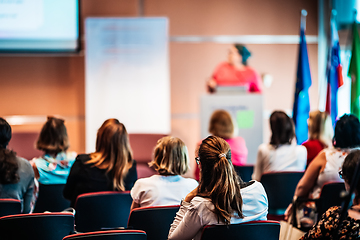 Image showing Woman giving presentation on business conference event.