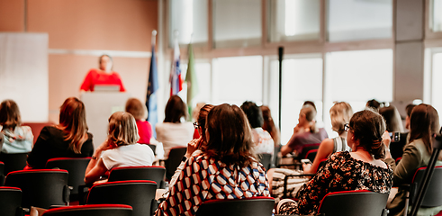 Image showing Woman giving presentation on business conference event.