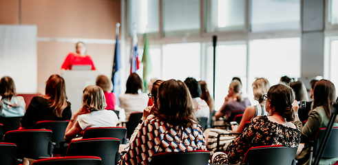 Image showing Woman giving presentation on business conference event.