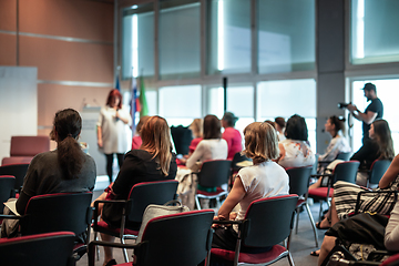 Image showing Woman giving presentation on business conference event.