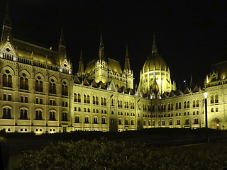 Image showing night scenery in Budapest