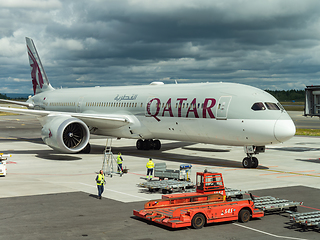 Image showing Qatar Airways Boeing 787-9 at Oslo Airport, Gardermoen