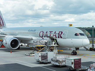 Image showing Qatar Airways Boeing 787-9 at Oslo Airport, Gardermoen