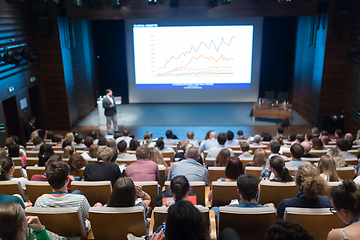 Image showing Speaker giving presentation on health care conference.