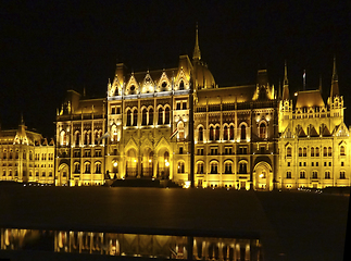 Image showing night scenery in Budapest