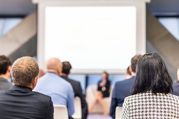 Image showing Woman giving presentation on business conference event.