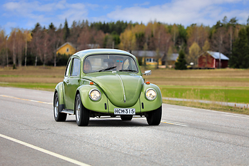 Image showing 1974 Green Volkswagen Beetle 1300 Car on Road