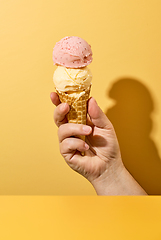 Image showing ice cream in human hand