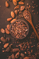 Image showing Organic cacao beans and nibs in small bowl 