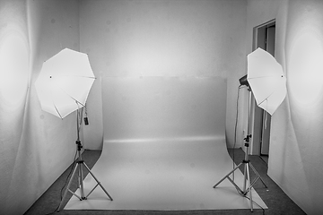 Image showing black and white photo studio 