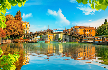 Image showing Boats on Bridge of the Academy