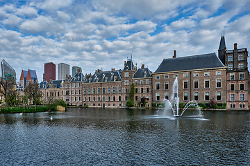 Image showing Hofvijver lake and Binnenhof , The Hague