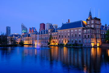 Image showing Hofvijver lake and Binnenhof , The Hague
