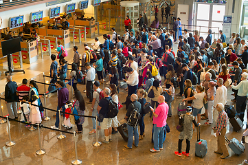 Image showing People Queue airport immigration Singapore