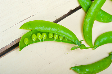 Image showing hearthy fresh green peas