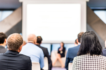 Image showing Woman giving presentation on business conference event.