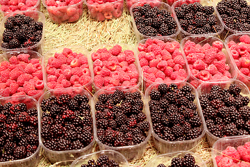 Image showing ripe blackberry and raspberry in the shop