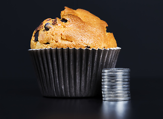 Image showing cupcake and money