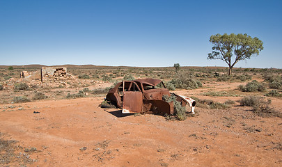 Image showing old car in the desert