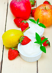 Image showing fruits and yogurt