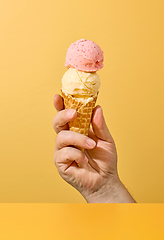 Image showing ice cream in human hand