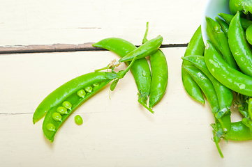 Image showing hearthy fresh green peas