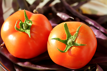 Image showing red tomatoes and blue haricots