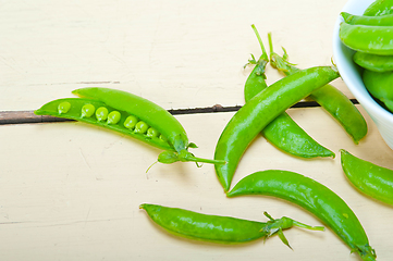 Image showing hearthy fresh green peas