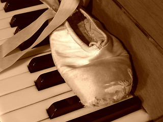 Image showing piano