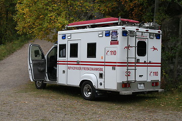 Image showing Rescue car with open door