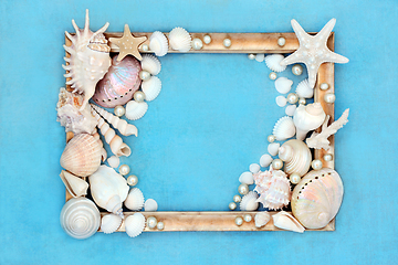 Image showing Abstract Seashell and Pearl Picture Frame Design