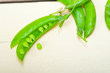 Image showing hearthy fresh green peas