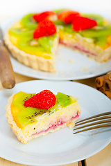 Image showing kiwi and strawberry pie tart