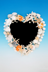 Image showing Seashell Pearl Seaweed and Sea Glass Heart Shape Wreath