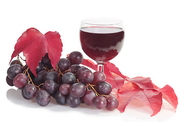 Image showing Red wine with grapes