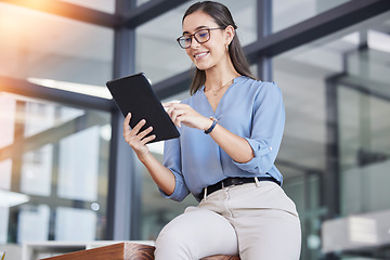 Image showing Business woman, office and tablet for planning, schedule and smile for communication on social media. Entrepreneur, corporate executive and happy with mobile touchscreen in workplace for digital chat