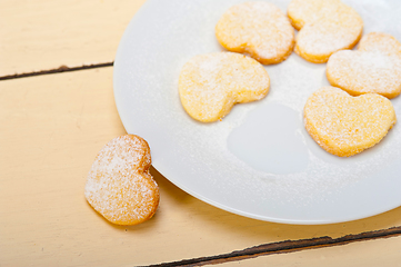 Image showing heart shaped shortbread valentine cookies