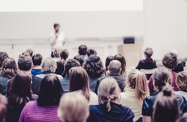 Image showing Woman giving presentation on business conference event.