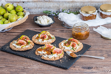 Image showing Multigrain crispread appetizer